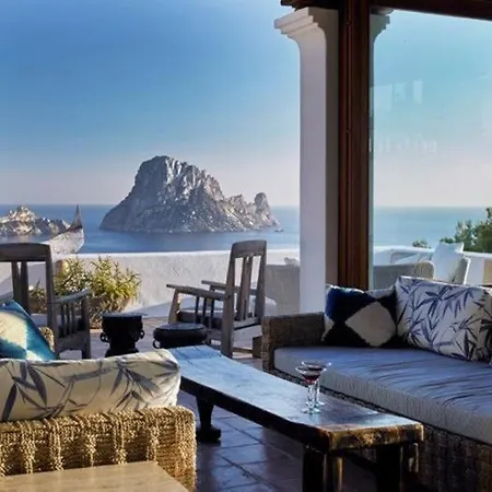 With 6 Bedrooms In * Santa Eularia des Riu